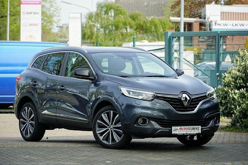 Grau Gebraucht 2016 Renault Kadjar Bose Edition SUV | 9.890 € (Fairer Preis) - Bild 1/4