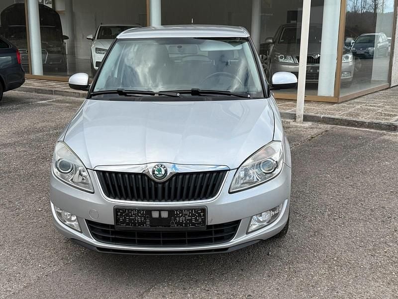 Gebraucht Skoda Fabia Elegance 85 PS (62 kW) 2011 Silber Kleinwagen