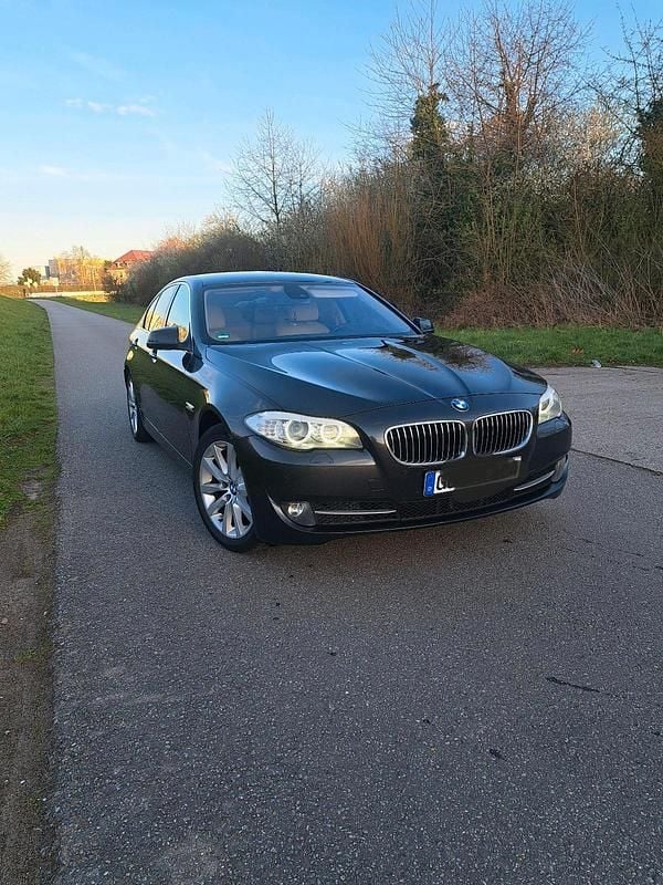 Gebraucht BMW 525 204 PS (150 kW) 2011 Grau Limousine