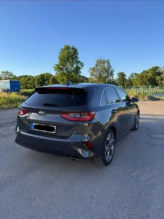 Gebraucht Kia Ceed Platinum Edition 140 PS (102 kW) 2018 Grau Kleinwagen