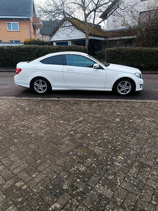 Gebraucht Mercedes C250 204 PS (150 kW) 2013 Weiß Coupé