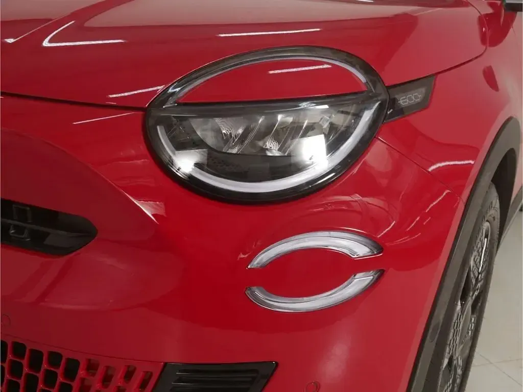 Gebraucht Fiat 600 La Prima 110 PS (80 kW) 2025 Rot SUV