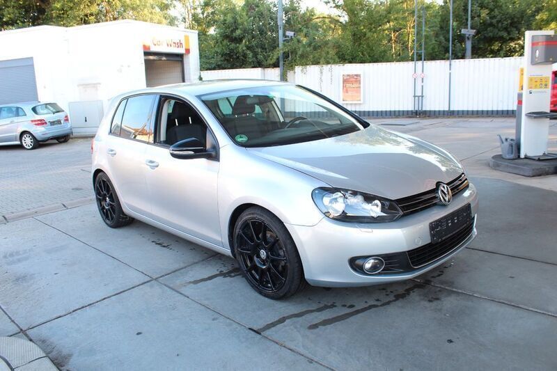 Silber Gebraucht 2012 VW Golf VI Style Limousine | 5.900 € (Guter Preis) - Bild 1/4