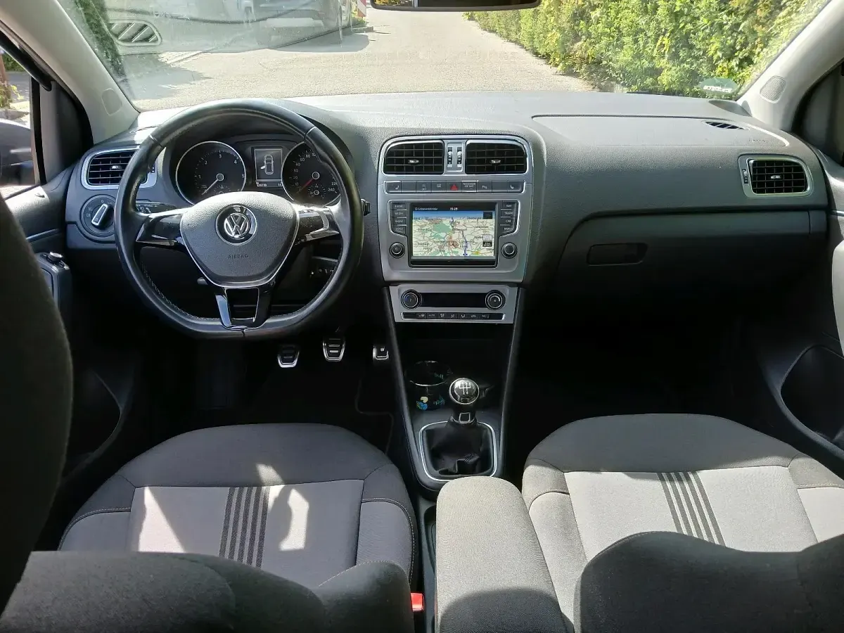 Second-hand VW Polo 90 CP (66 kW) 2017 Gri Hatchback