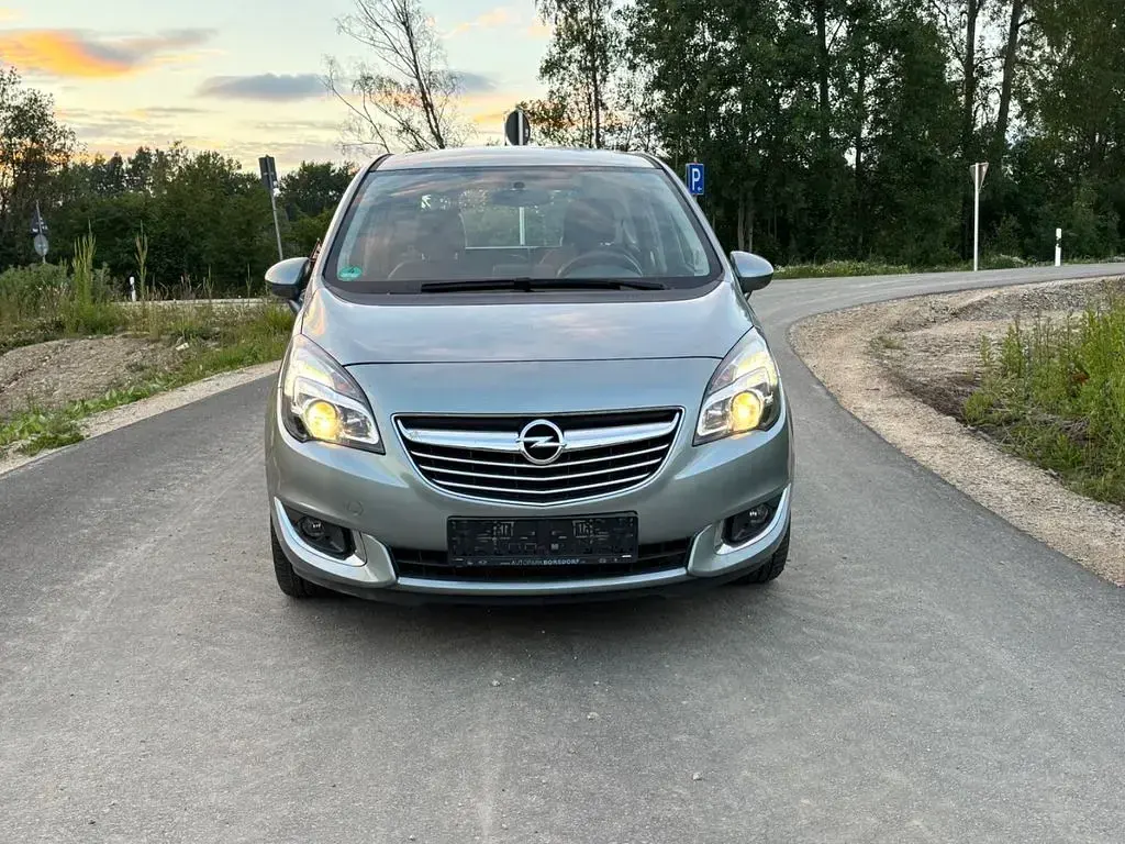 Gebraucht Opel Meriva Innovation 140 PS (102 kW) 2014 Silber Van / Kleinbus