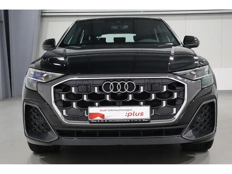 Używany Audi Q8 Ambiente 286 KM (210 kW) 2025 Czarny SUV