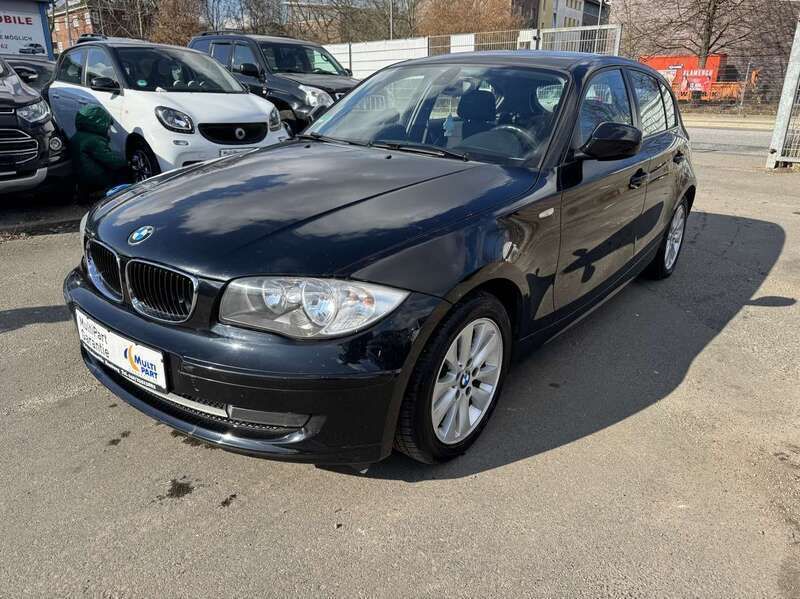 Schwarz ll Gebraucht 2011 BMW 116 Kleinwagen | 4.999 € (Fairer Preis) - Bild 1/4