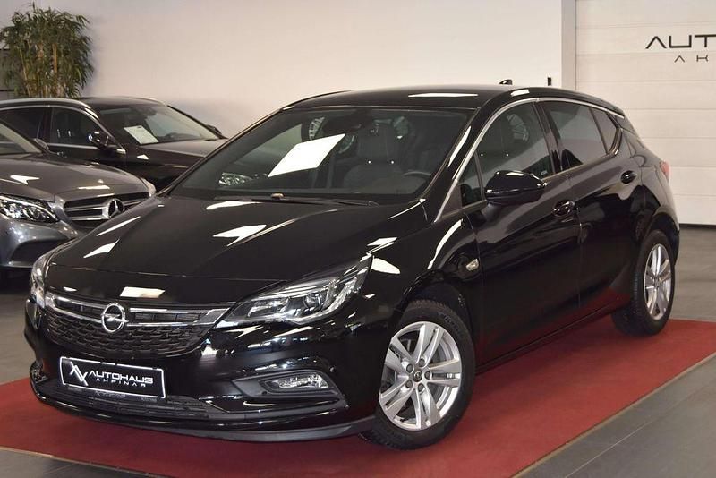 Schwarz Gebraucht 2018 Opel Astra Dynamic Kleinwagen | 13.499 € (Fairer Preis) - Bild 1/4