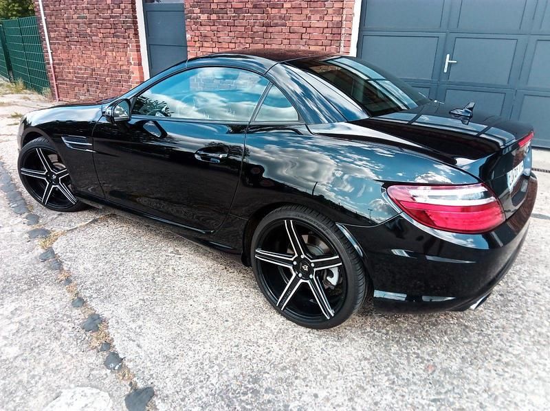 Schwarz Gebraucht 2012 Mercedes SLK200 AMG line Cabrio | 16.900 € (Superpreis) - Bild 1/4