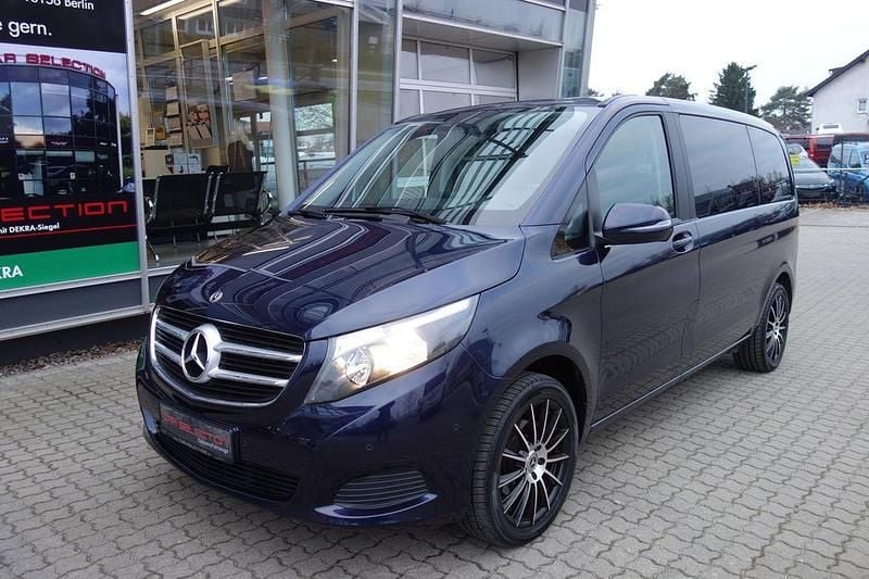 Gebraucht Mercedes V200 136 PS (100 kW) 2019 Blau Van / Kleinbus