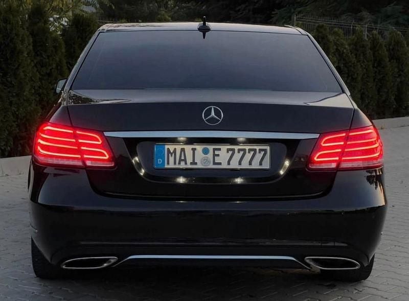 Gebraucht Mercedes E250 204 PS (150 kW) 2014 Schwarz Limousine