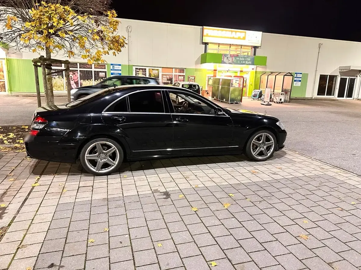 Gebraucht Mercedes S500 388 PS (285 kW) 2007 Schwarz Limousine