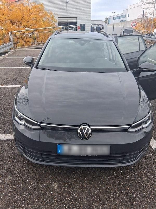 Grau Gebraucht 2022 VW Golf VIII Active Kombi | 14.250 € (Guter Preis) - Bild 1/4