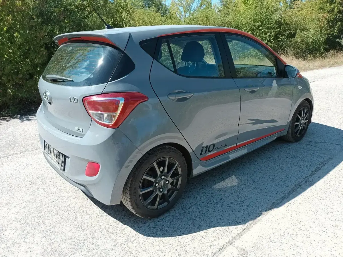 Gebraucht Hyundai i10 Sport 87 PS (63 kW) 2015 Grau Kleinwagen