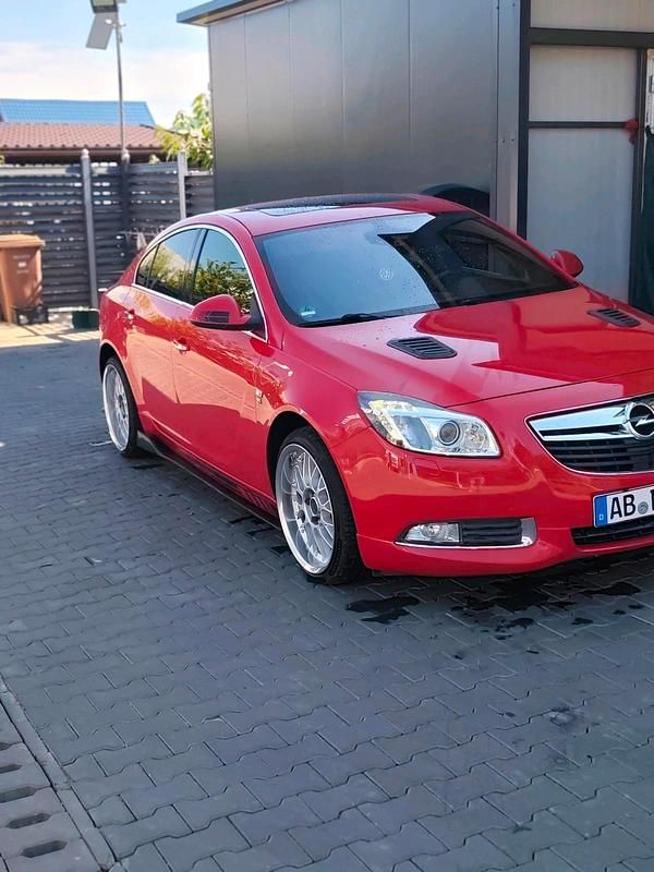 Rot Gebraucht 2012 Opel Insignia OPC Limousine | 4.400 € (Guter Preis) - Bild 1/4