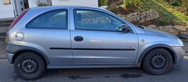 Gebraucht Opel Corsa Njoy 58 PS (42 kW) 2003 Silber Kleinwagen