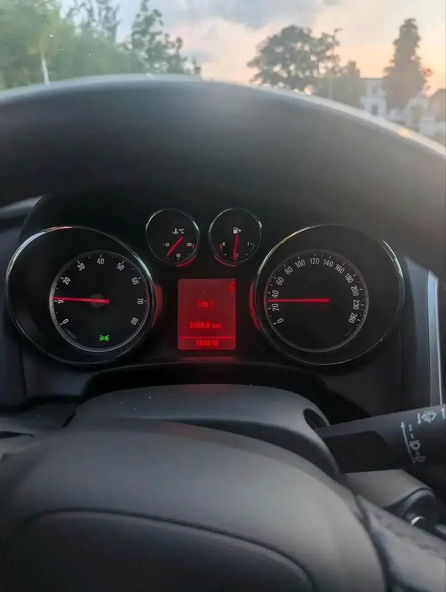 Gebraucht Opel Astra 105 PS (77 kW) 2010 Grau Kleinwagen