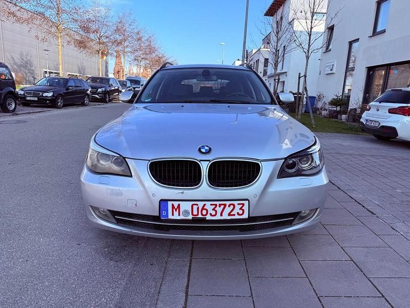 Gebraucht BMW 523 Advantage 177 PS (130 kW) 2007 Silber Kombi