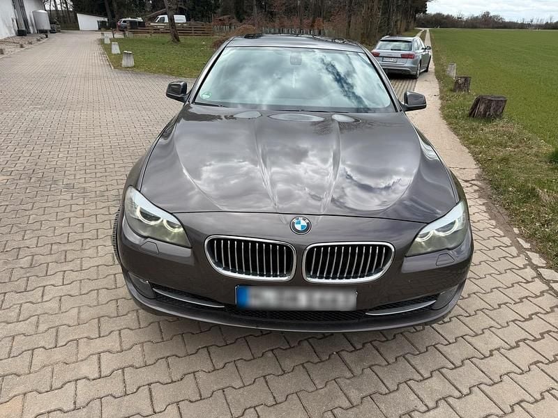 Gebraucht BMW 523 204 PS (150 kW) 2010 Braun Limousine
