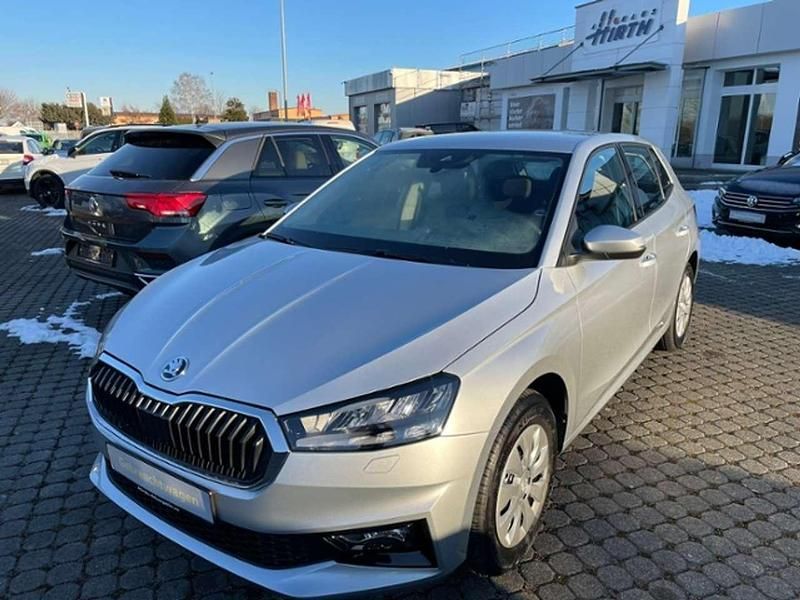 Gebraucht Skoda Fabia Essence 80 PS (58 kW) 2024 Silber metallic Kleinwagen