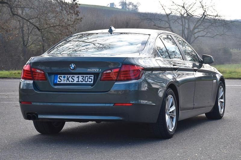 Gebraucht BMW 520 Performance 184 PS (135 kW) 2011 Grau Limousine