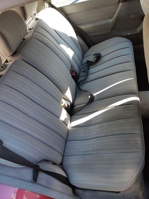 Gebraucht Mercedes E230 132 PS (97 kW) 1989 Rot Kombi