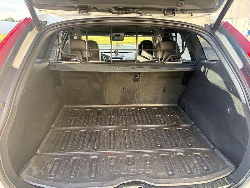 Gebraucht Volvo XC60 Summum 220 PS (161 kW) 2017 Weiß SUV