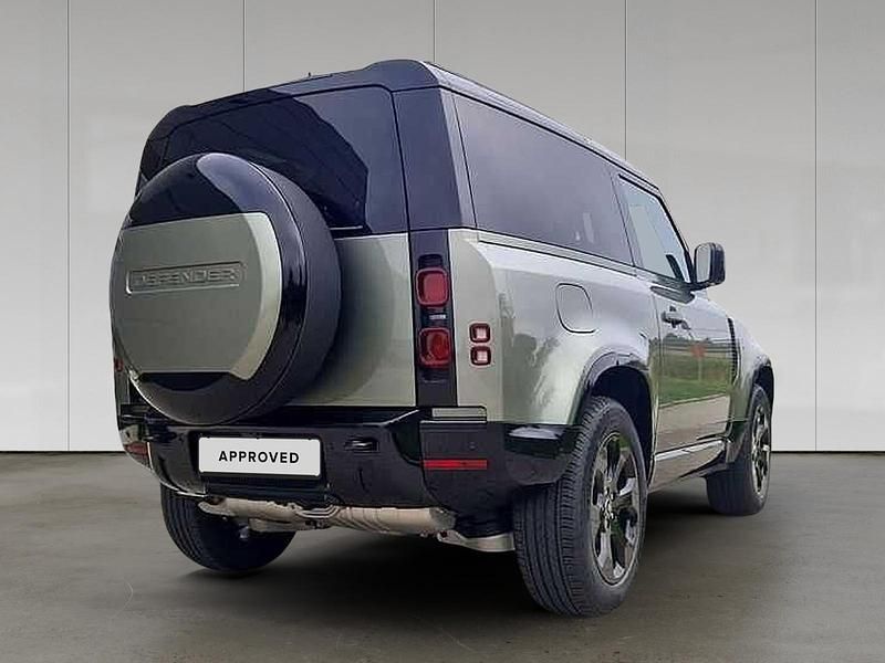 Gebraucht Land Rover Defender SE Dynamic 252 PS (185 kW) 2025 Pangea green SUV