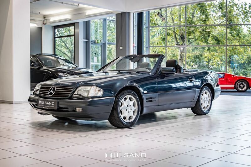 Smaragdschwarz metalliclack Gebraucht 1997 Mercedes SL320 Cabrio | 28.900 € (Teuer) - Bild 1/4