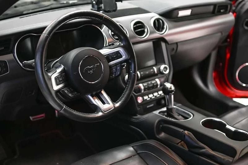 Rot Gebraucht 2018 Ford Mustang GT Convertible Cabrio | 33.099 € (Superpreis) - Bild 1/1