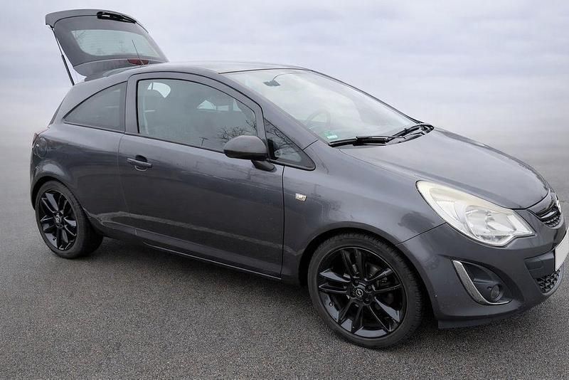 Grau Gebraucht 2012 Opel Corsa Kleinwagen | 3.499 € (Guter Preis) - Bild 1/4