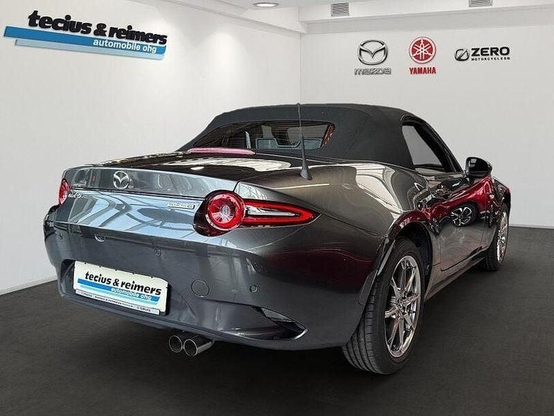 Neu Mazda MX5 Exclusive-Line 132 PS (97 kW) 2025 Grau Cabrio