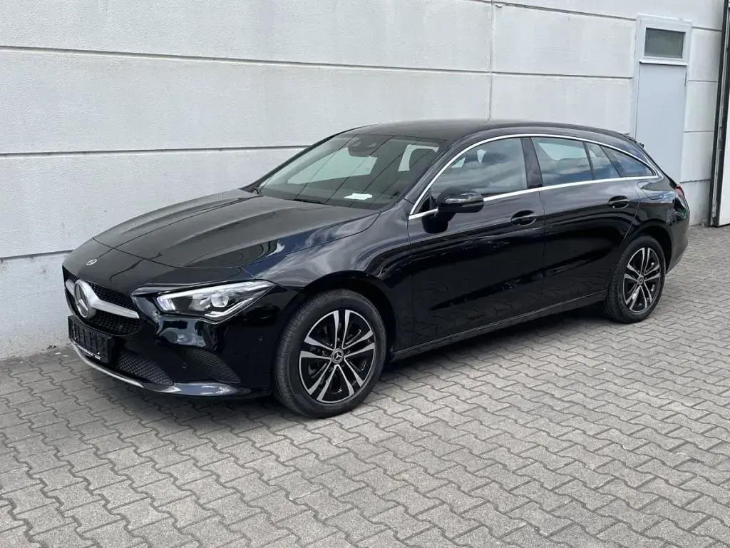 Gebraucht Mercedes CLA250e Progressive 218 PS (160 kW) 2023 Kosmosschwarz  metalliclack (metallic) Coupé