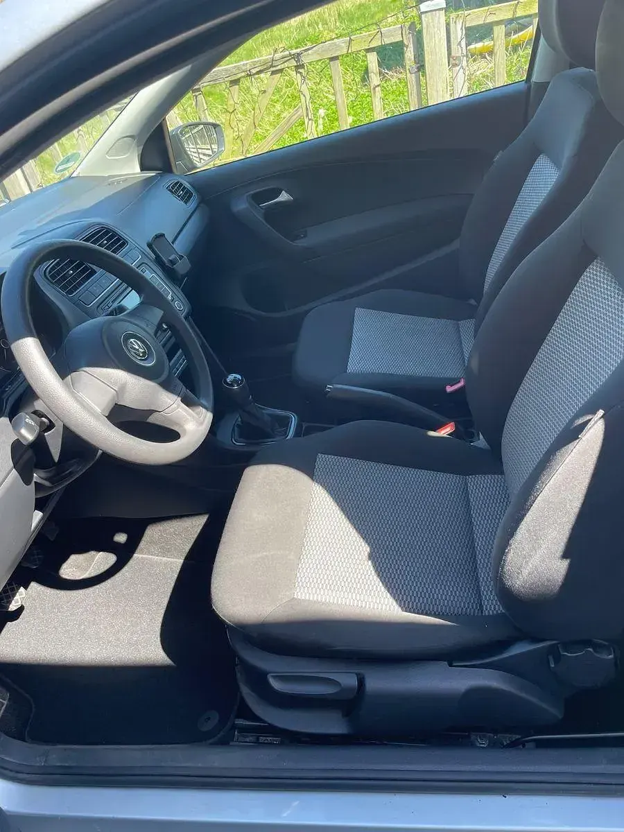 Gebraucht VW Polo Trendline 69 PS (50 kW) 2013 Silber Kleinwagen