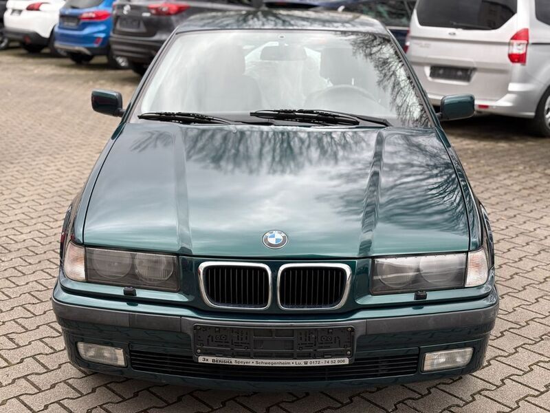 Grün Gebraucht 1998 BMW 318 Compact Kleinwagen | 7.900 € - Bild 1/4
