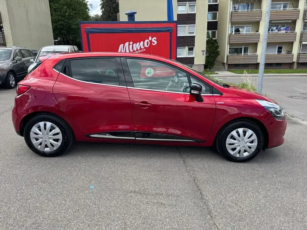 Gebraucht Renault Clio IV LIMITED 73 PS (53 kW) 2016 Rot Limousine