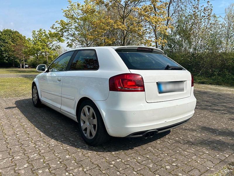 Gebraucht Audi A3 S-Line 125 PS (91 kW) 2010 Weiß Kleinwagen