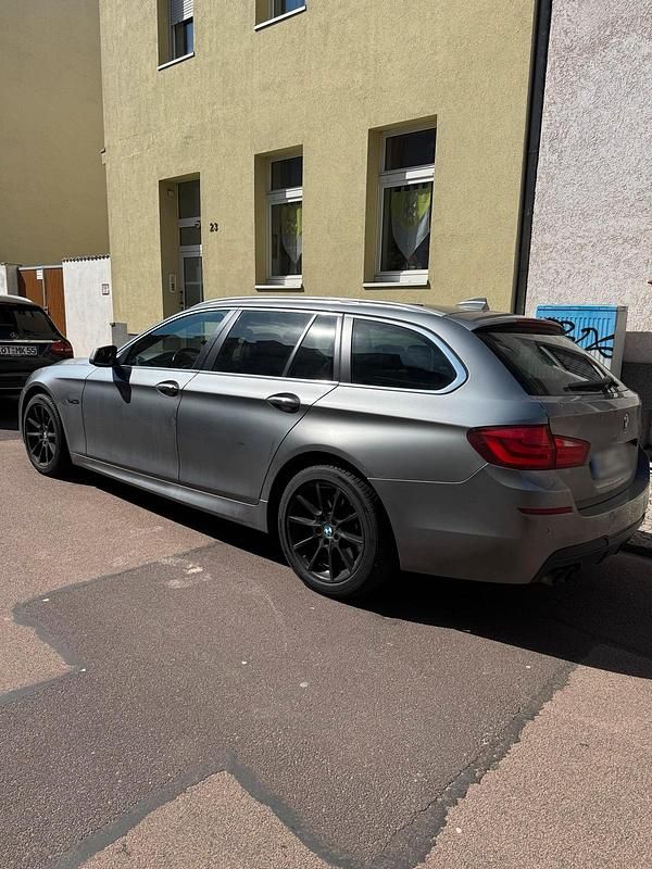 Gebraucht BMW 530 258 PS (189 kW) 2012 Grau Kombi