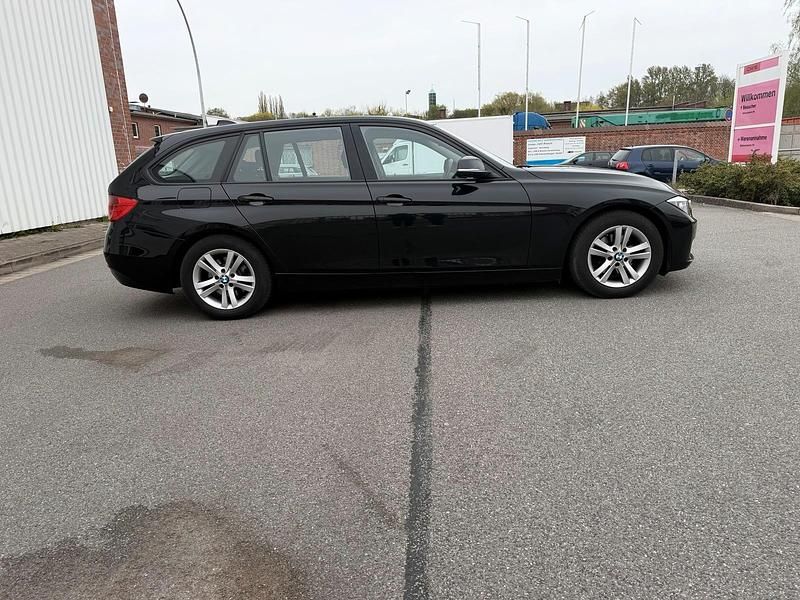 Gebraucht BMW 318 150 PS (110 kW) 2015 Schwarz Kombi