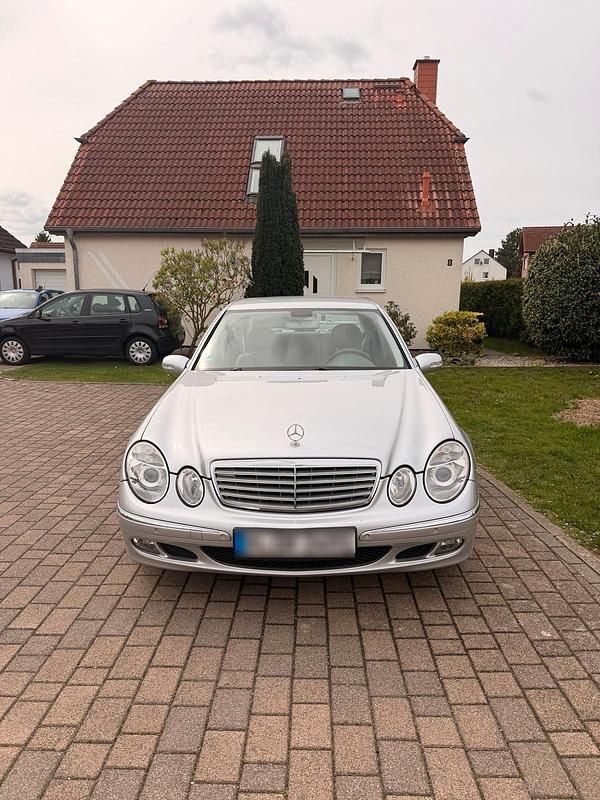 Gebraucht Mercedes E280 190 PS (139 kW) 2006 Silber Limousine