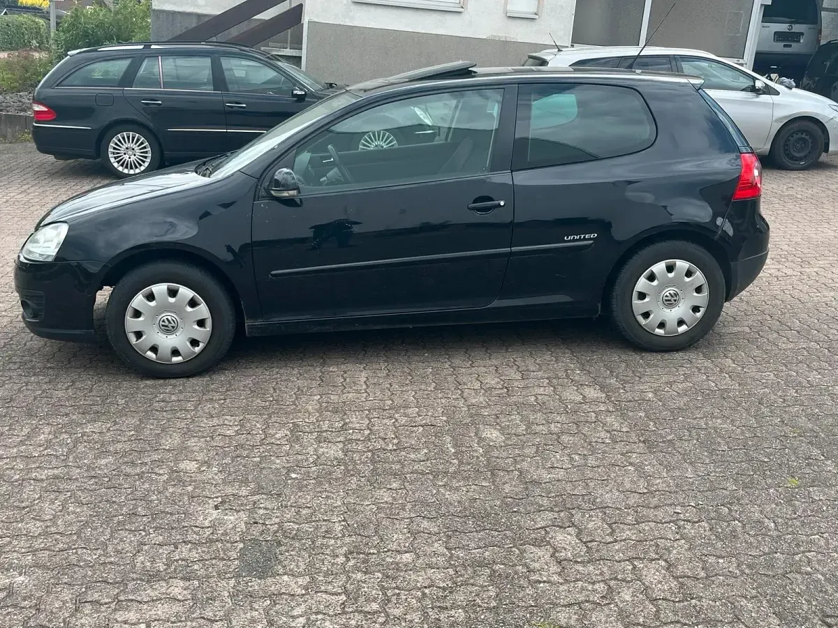 Gebraucht VW Golf VI 80 PS (58 kW) 2008 Schwarz Kleinwagen
