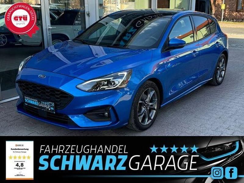 Blau Gebraucht 2021 Ford Focus ST-Line Limousine | 13.990 € (Fairer Preis) - Bild 1/3