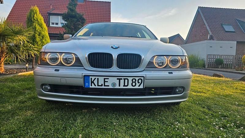 Gebraucht BMW 525 163 PS (119 kW) 2003 Silber Kombi
