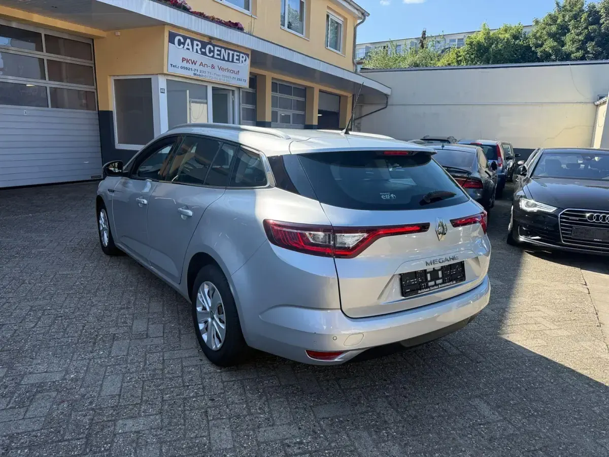 Gebraucht Renault Mégane GrandTour Experience 101 PS (74 kW) 2017 Grau Kombi