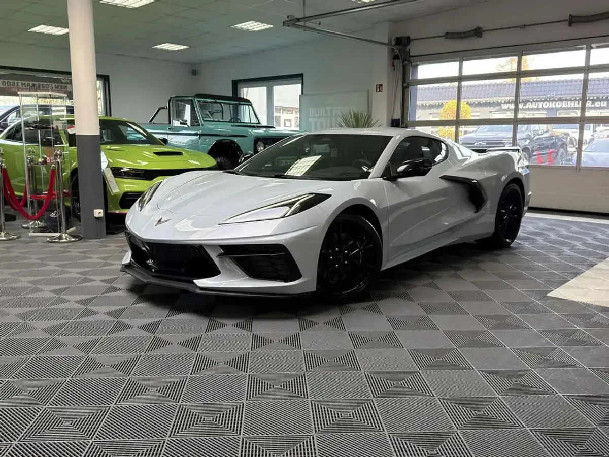 Neu Corvette C8 481 PS (353 kW) 2025 Grau Coupé