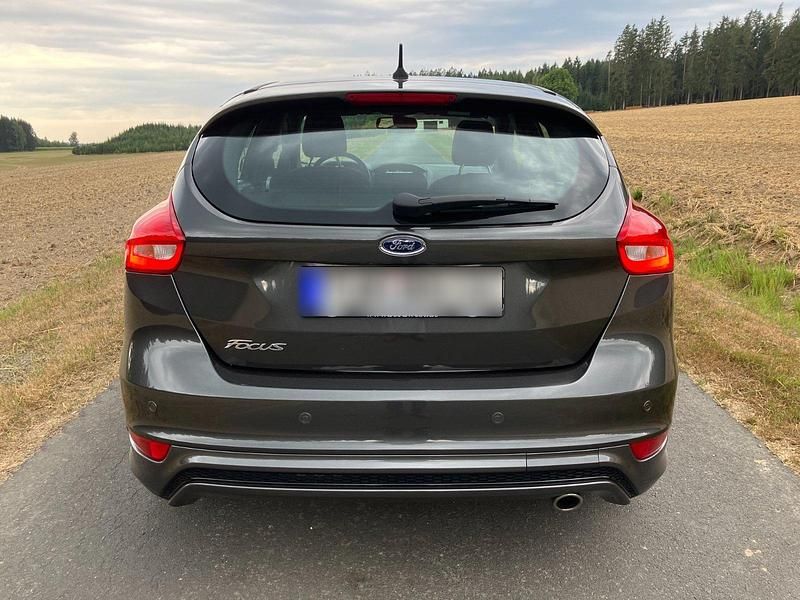 Gebraucht Ford Focus ST-Line 150 PS (110 kW) 2018 Grau Limousine