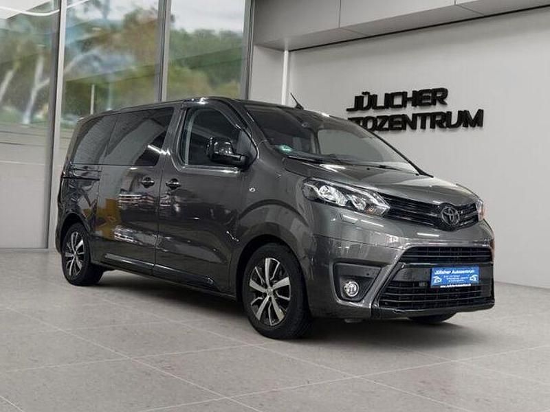 Grau Gebraucht 2016 Toyota Proace Verso Comfort Kombi | 22.990 € (Fairer Preis) - Bild 1/4