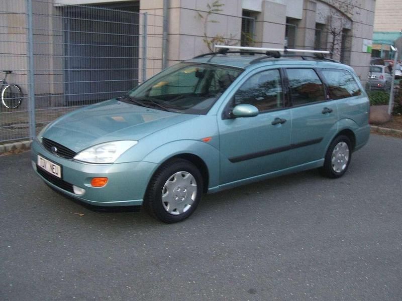 Gebraucht Ford Focus 116 PS (85 kW) 2001 Silber Kombi