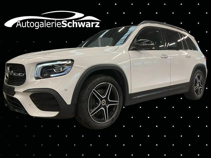 Amg digitalweiss met. / perlmu Gebraucht 2020 Mercedes GLB200 AMG SUV | 30.840 € (Teuer) - Bild 1/3