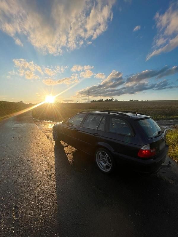 Gebraucht BMW 330 184 PS (135 kW) 2003 Blau Kombi